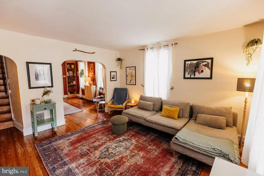 429 Maple St, Jenkintown, PA 19046 - #3