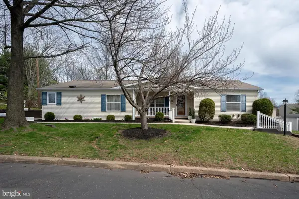 325 Hidden Springs Dr, SOUDERTON, PA 18964