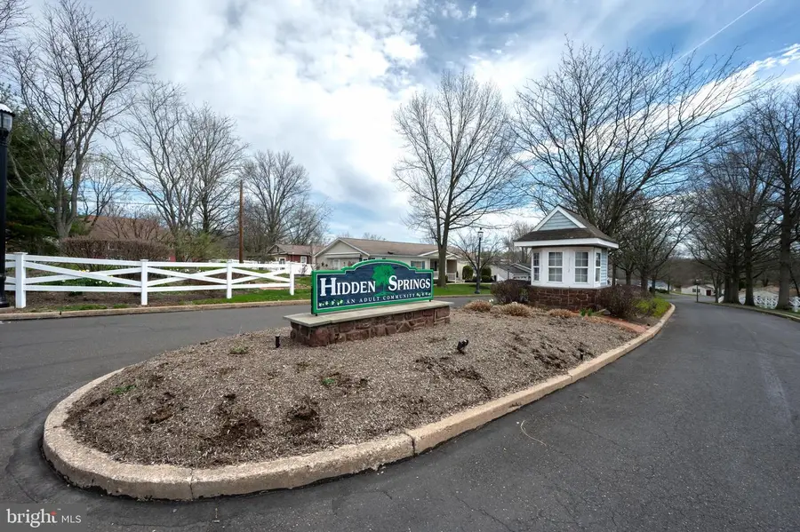 325 Hidden Springs Dr, Souderton, PA 18964 - #2