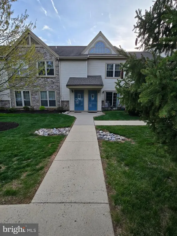 2404 Foxmeadow Cir, ROYERSFORD, PA 19468