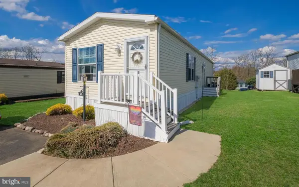 154 Hillside Ct, NORTH WALES, PA 19454