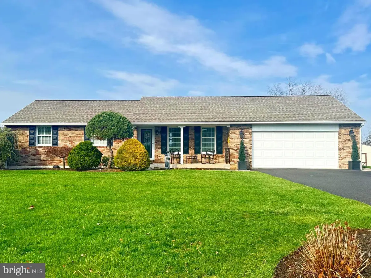 2323 Colonial Dr, Gilbertsville, PA 19525 - #1