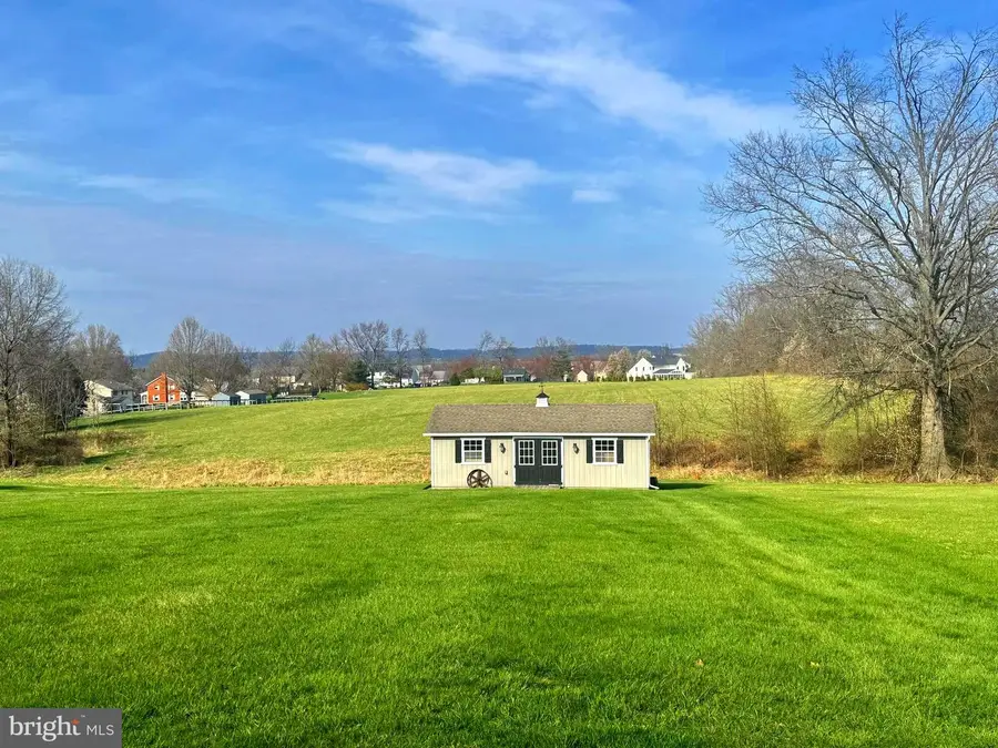 2323 Colonial Dr, Gilbertsville, PA 19525 - #2