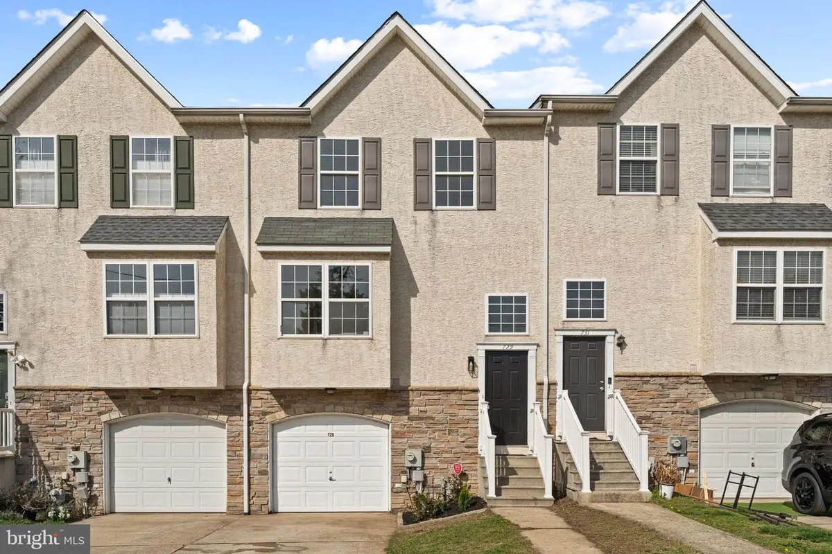 729 E Oak St, Norristown, PA 19401 - #1