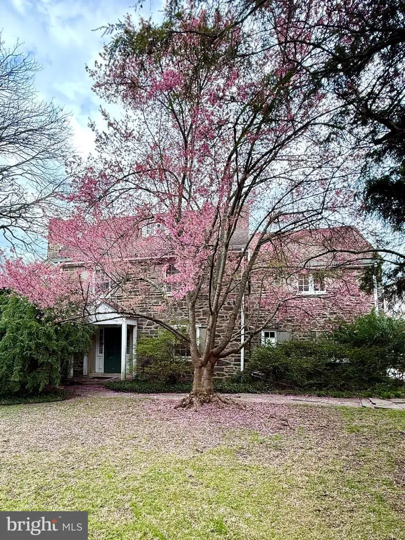 405 Cotswold Ln, Wynnewood, PA 19096 - #1