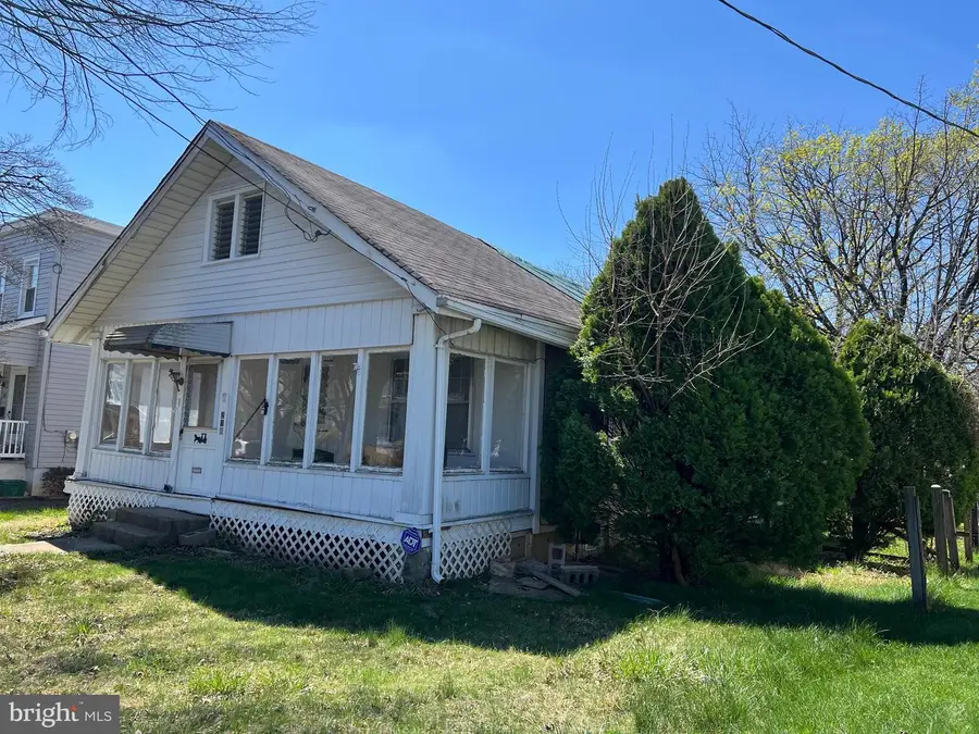 218 E Monument Ave, Hatboro, PA 19040 - #2