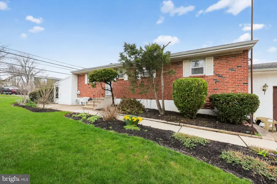 600 Clay Dr, Conshohocken, PA 19428 - #3