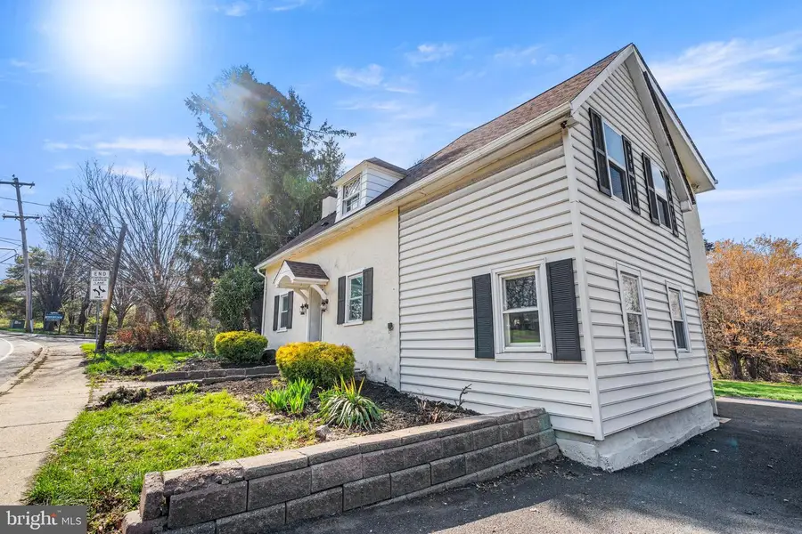 632 Fitzwatertown Rd, Willow Grove, PA 19090 - #3