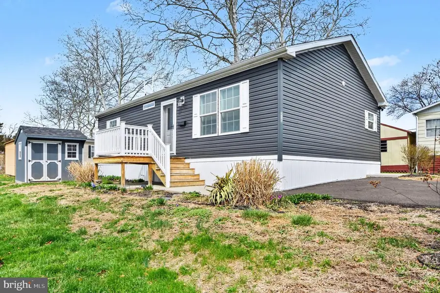 215 Green Hill Dr, Green Lane, PA 18054 - #2