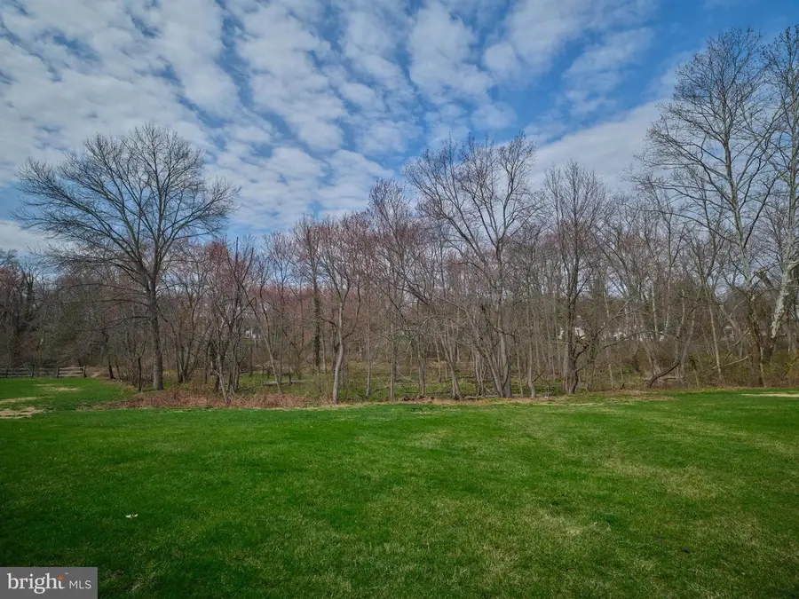 27 Applewood Ct, Horsham, PA 19044 - #3