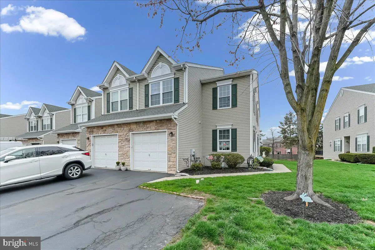 433 Green View Ct, Plymouth Meeting, PA 19462 - #1