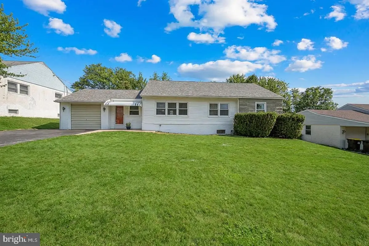 110 Monroe Rd, King Of Prussia, PA 19406 - #1