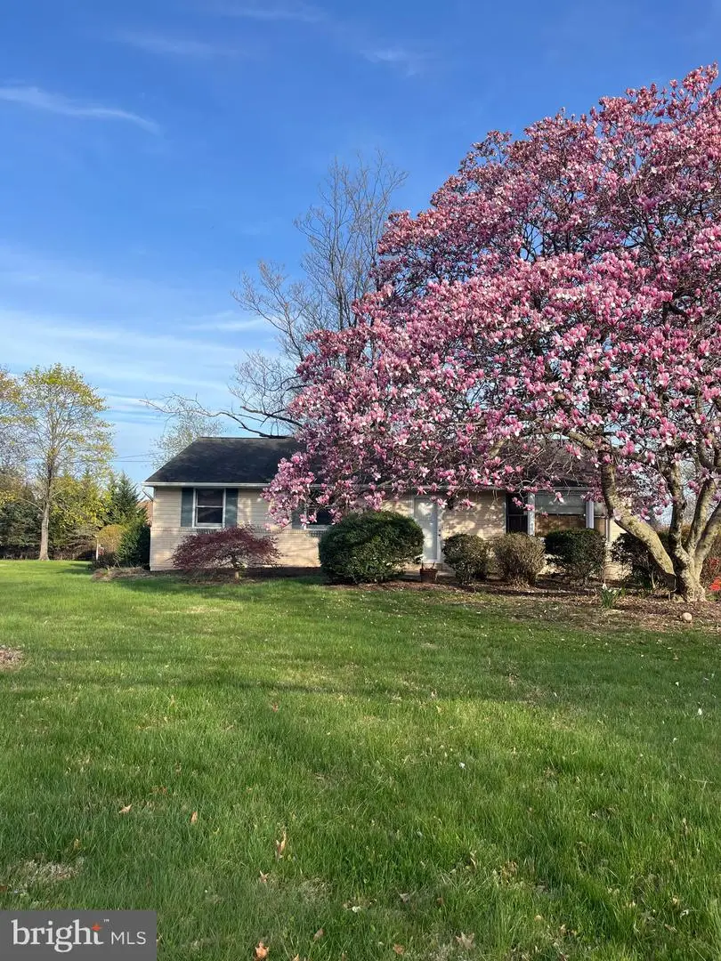 112 Stump Rd, North Wales, PA 19454 - #2