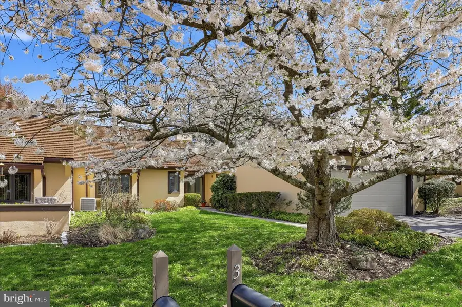 3 Hounds Run Ln, Blue Bell, PA 19422 - #2