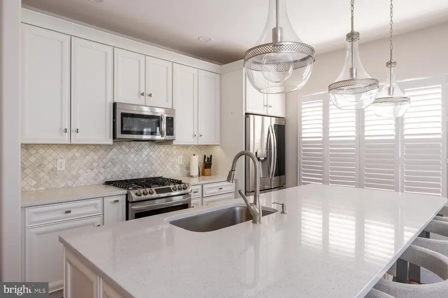 202 Holbrook Ln, Gilbertsville, PA 19525 - #3