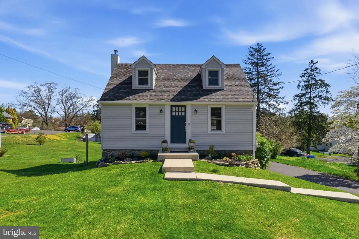 18 Perkiomen Ave, Schwenksville, PA 19473 - #1