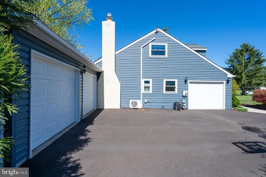 107 Hemlock Dr, North Wales, PA 19454 - #3