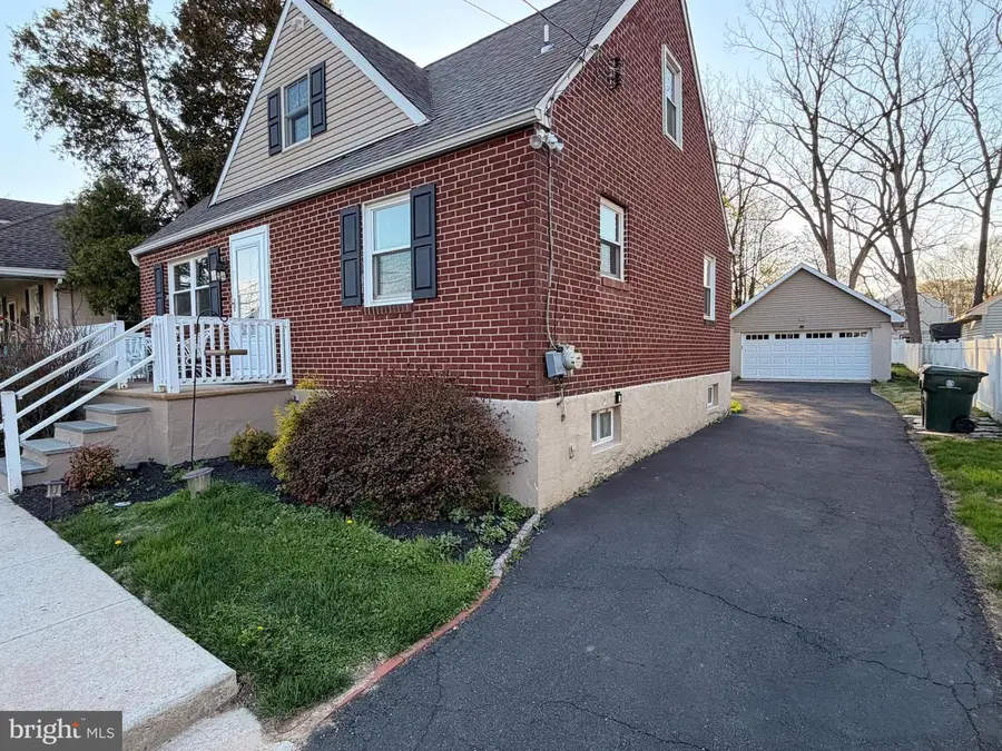 1370 Arnold Ave, Abington, PA 19001 - #2