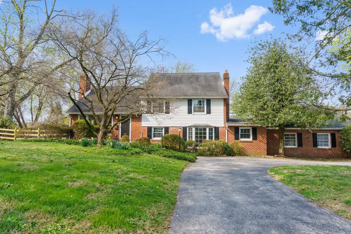 931 Jones Rd, Gulph Mills, PA 19428 - #1