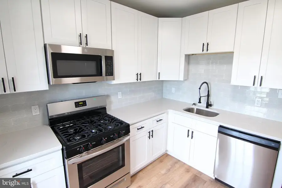 37 W 6th St, Bridgeport, PA 19405 - #2