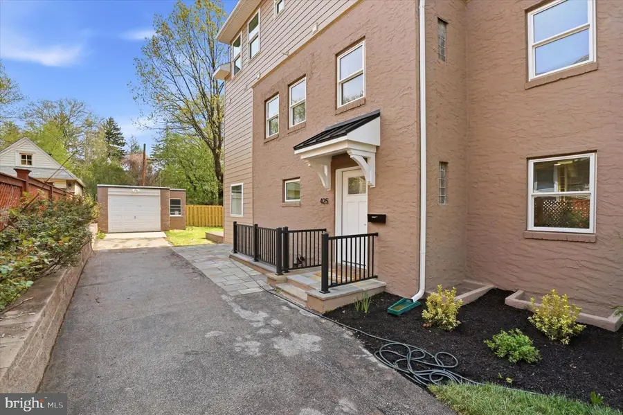 425 Grove Pl, Narberth, PA 19072 - #3