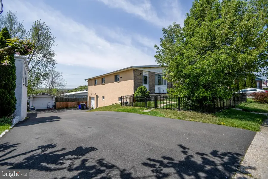 529 Markel Rd, Conshohocken, PA 19428 - #3