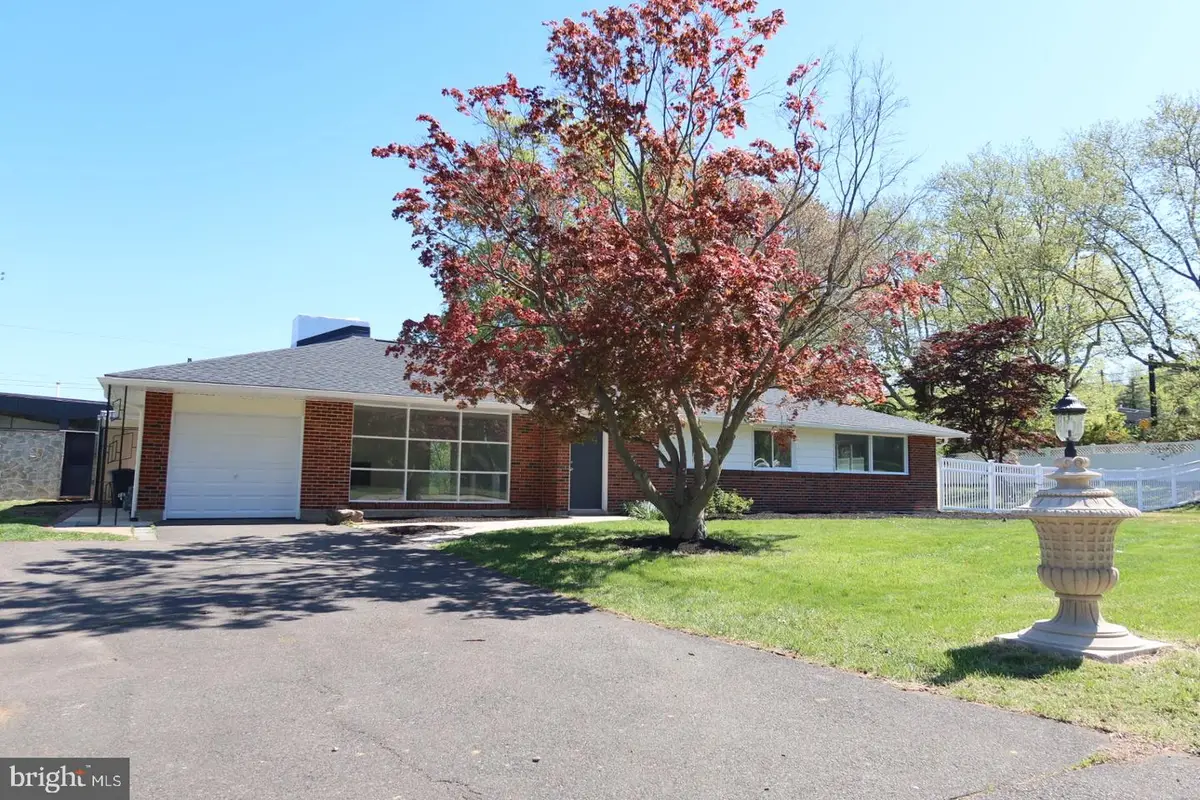 700 Fraser Rd, Glenside, PA 19038 - #1