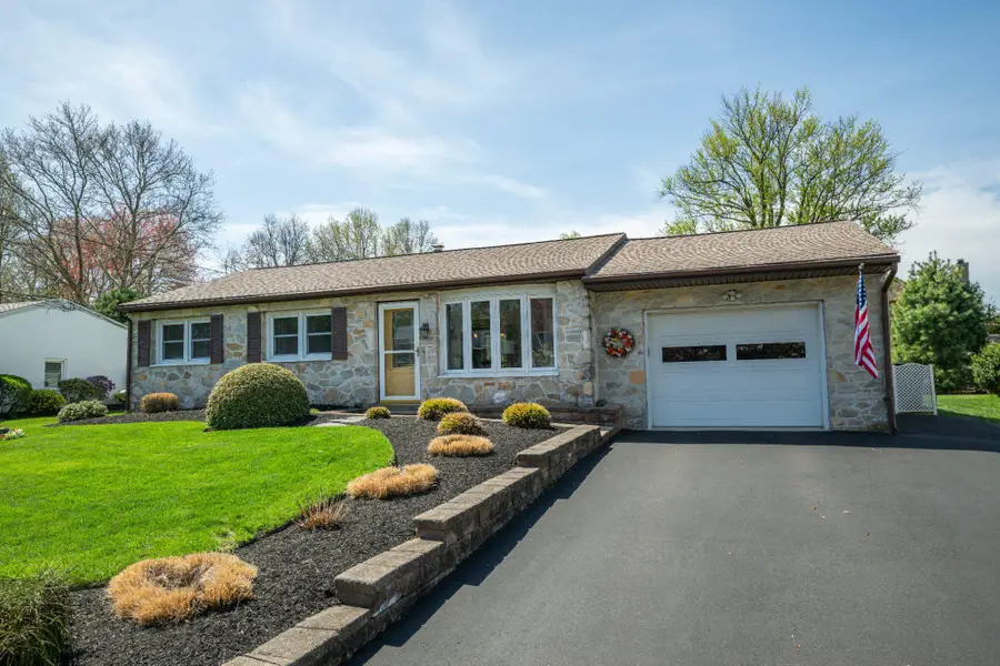 1320 Woodside Ave #, Hatfield, PA 19440 - #2