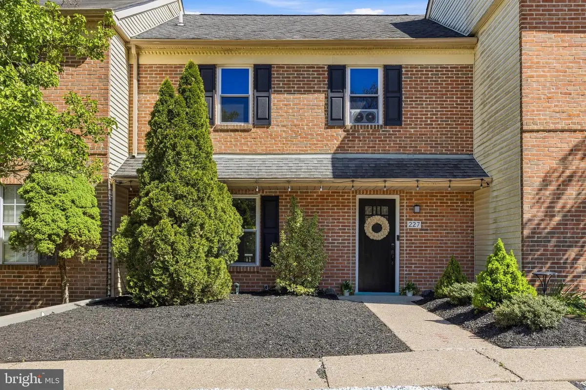 227 Zieglerville Rd, Schwenksville, PA 19473 - #1