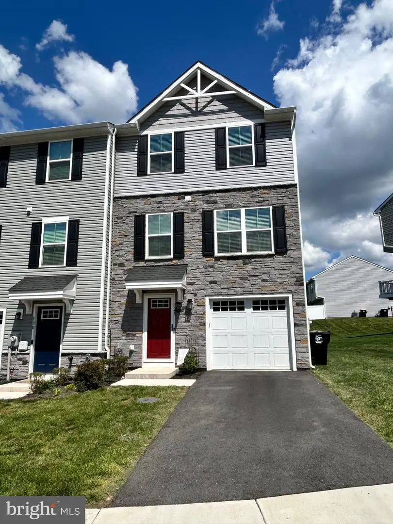 128 Van Fleet Cir, Pottstown, PA 19464 - #1