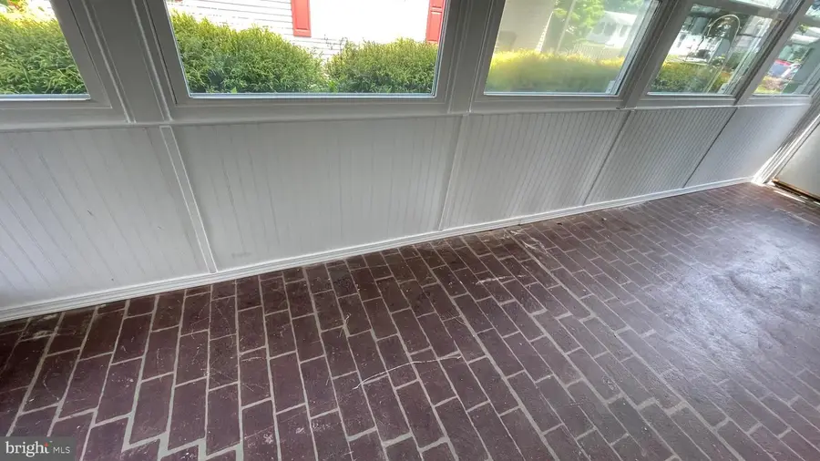 742 Dogwood Dr, North Wales, PA 19454 - #2