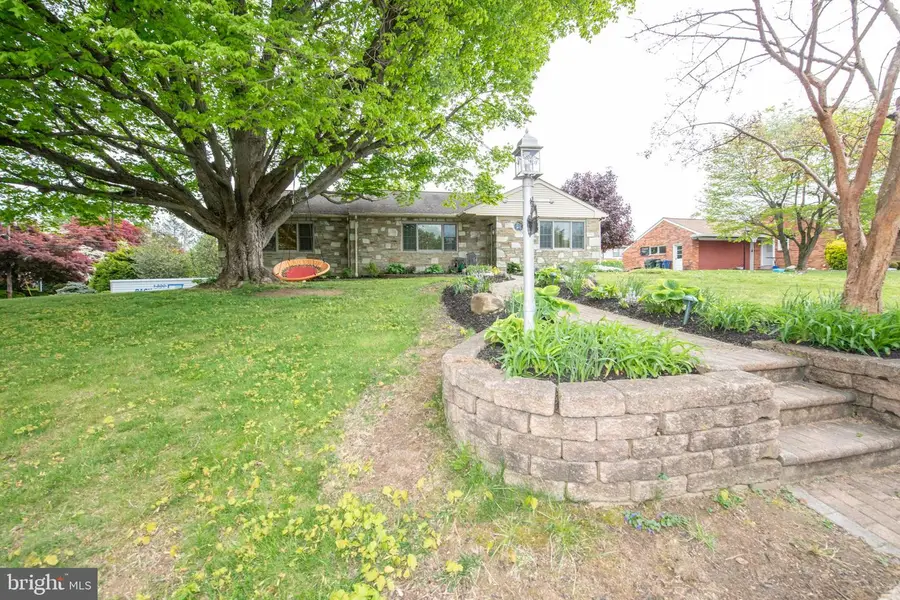 1259 Glenbrook Rd, Huntingdon Valley, PA 19006 - #3