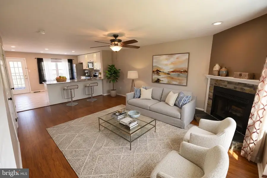 19 Applewood Ct, Horsham, PA 19044 - #3