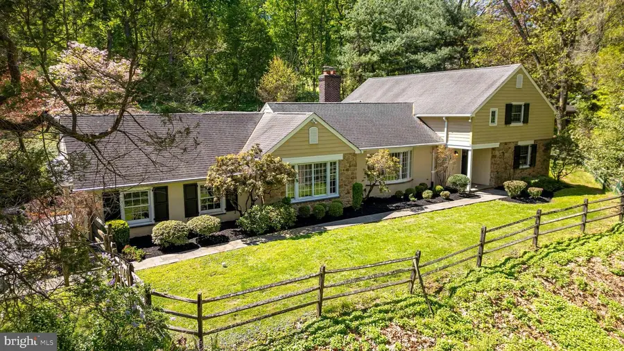 904 Andorra Rd, Lafayette Hill, PA 19444 - #2