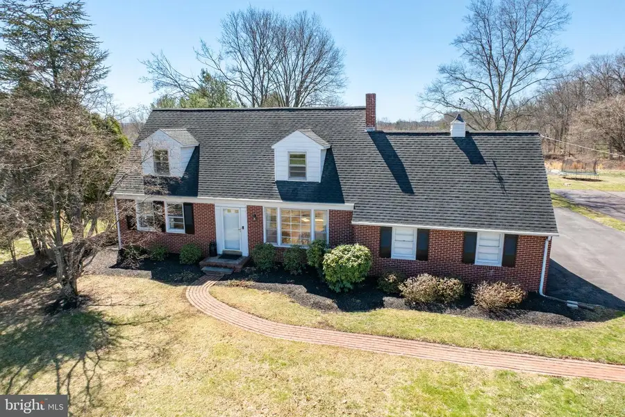 382 Oak Dr, Harleysville, PA 19438 - #2