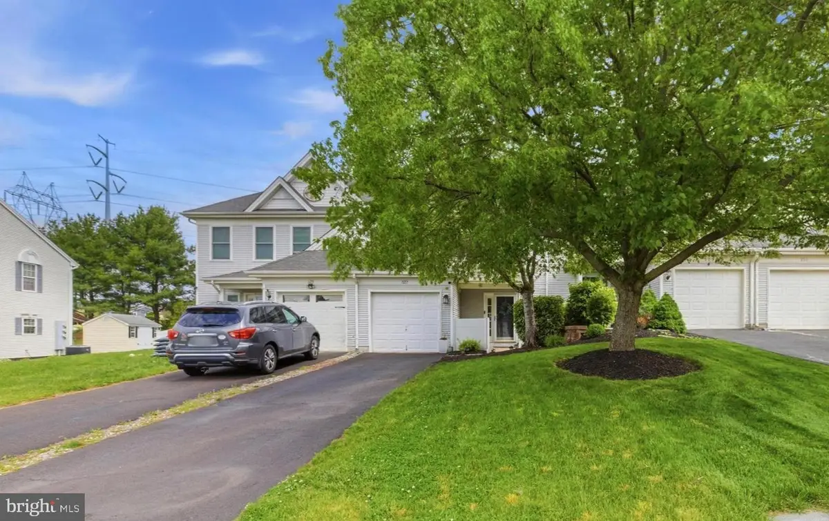 527 Musket Ct, Collegeville, PA 19426 - #1