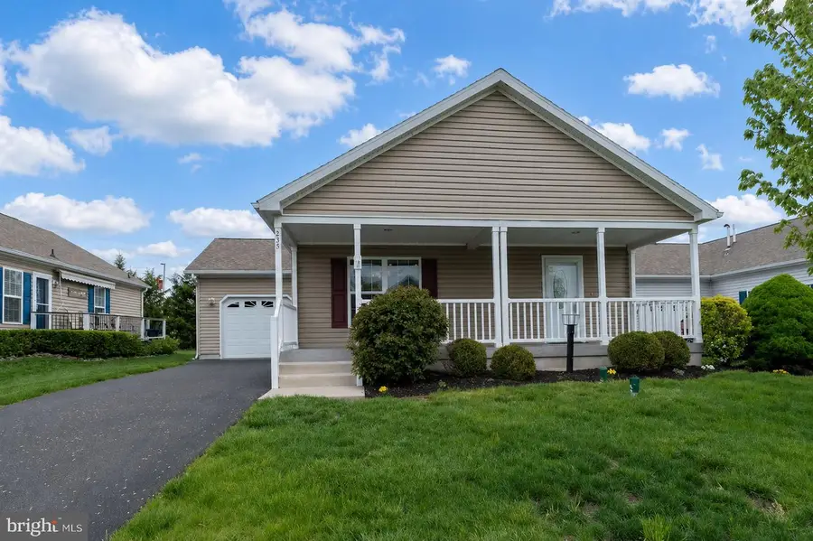 423 Honeysuckle Ln, Blue Bell, PA 19422 - #3