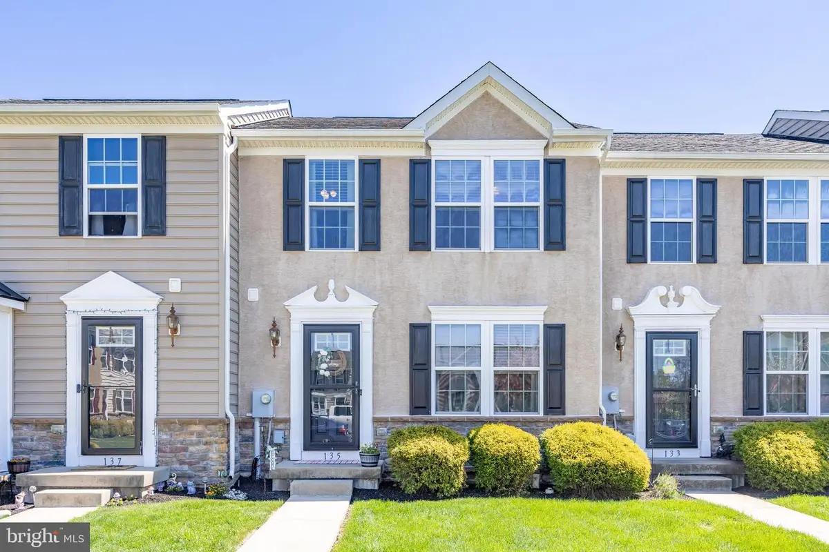 135 Sandpiper Ct, Gilbertsville, PA 19525 - #1