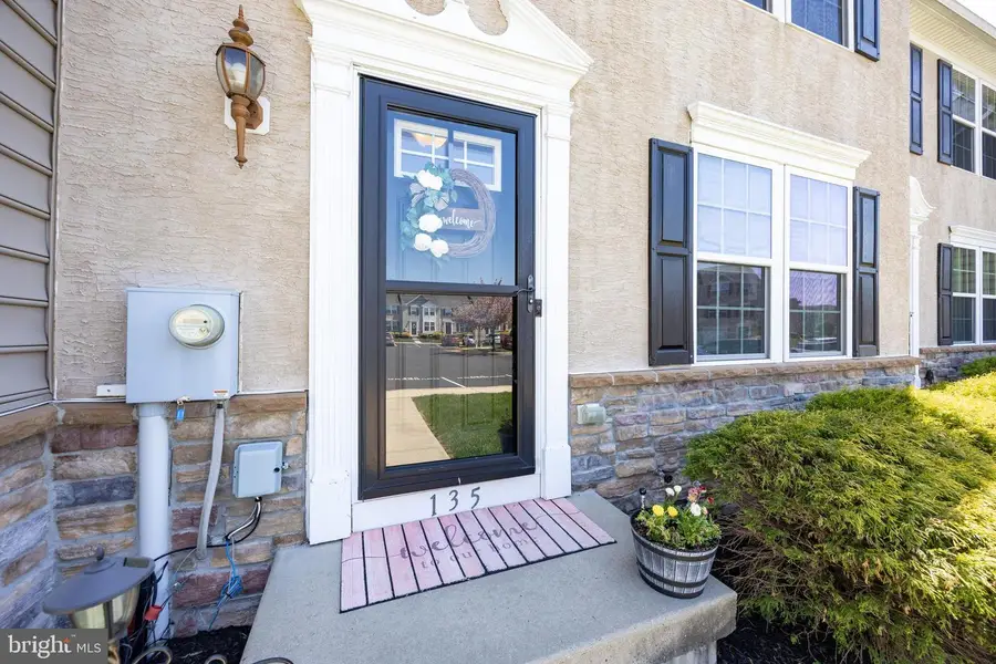 135 Sandpiper Ct, Gilbertsville, PA 19525 - #2