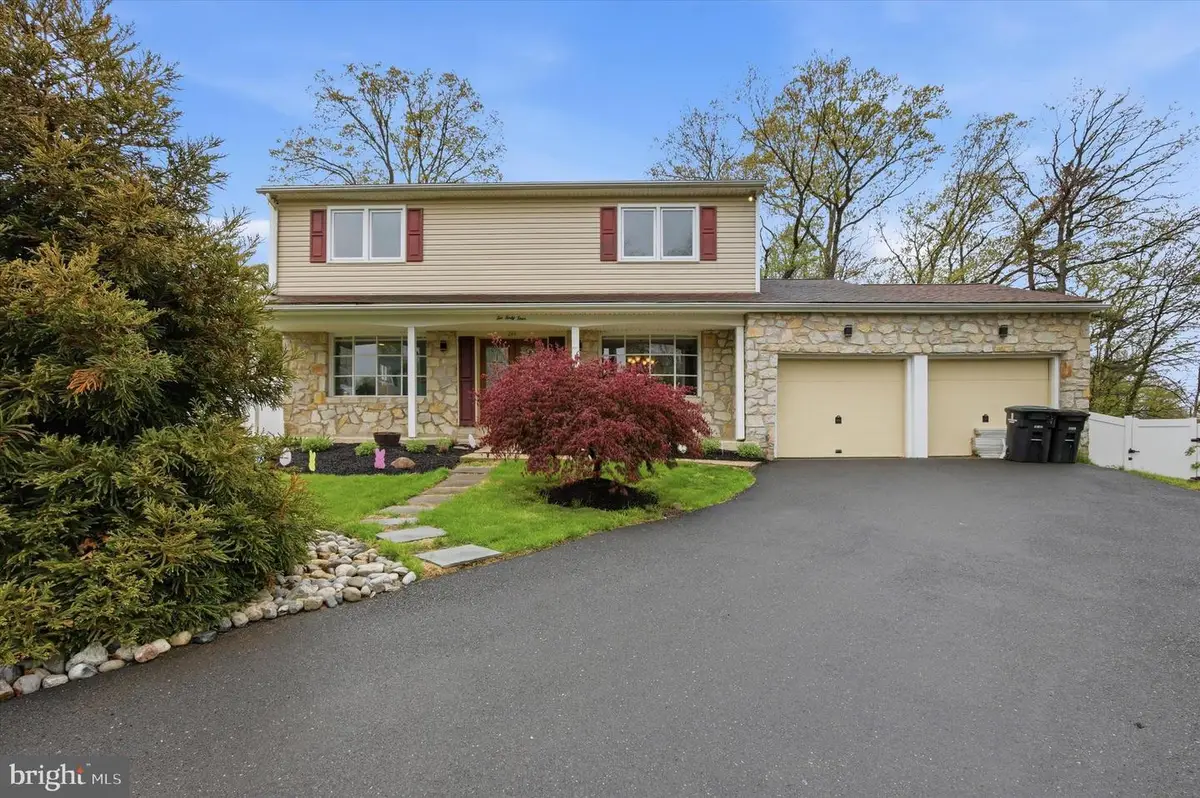 244 Kirk Dr, Huntingdon Valley, PA 19006 - #1