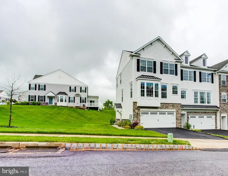 135 Woodwinds Dr, Collegeville, PA 19426 - #2