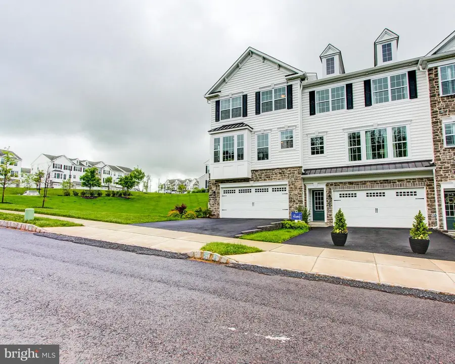 135 Woodwinds Dr, Collegeville, PA 19426 - #3