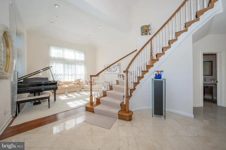 416 Spring Garden Ln, Conshohocken, PA 19428 - #3