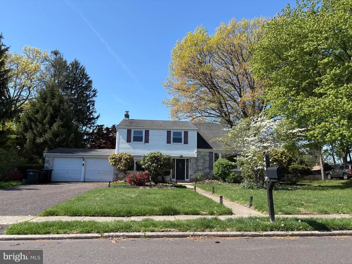 416 Emerson Rd, Huntingdon Valley, PA 19006 - #1