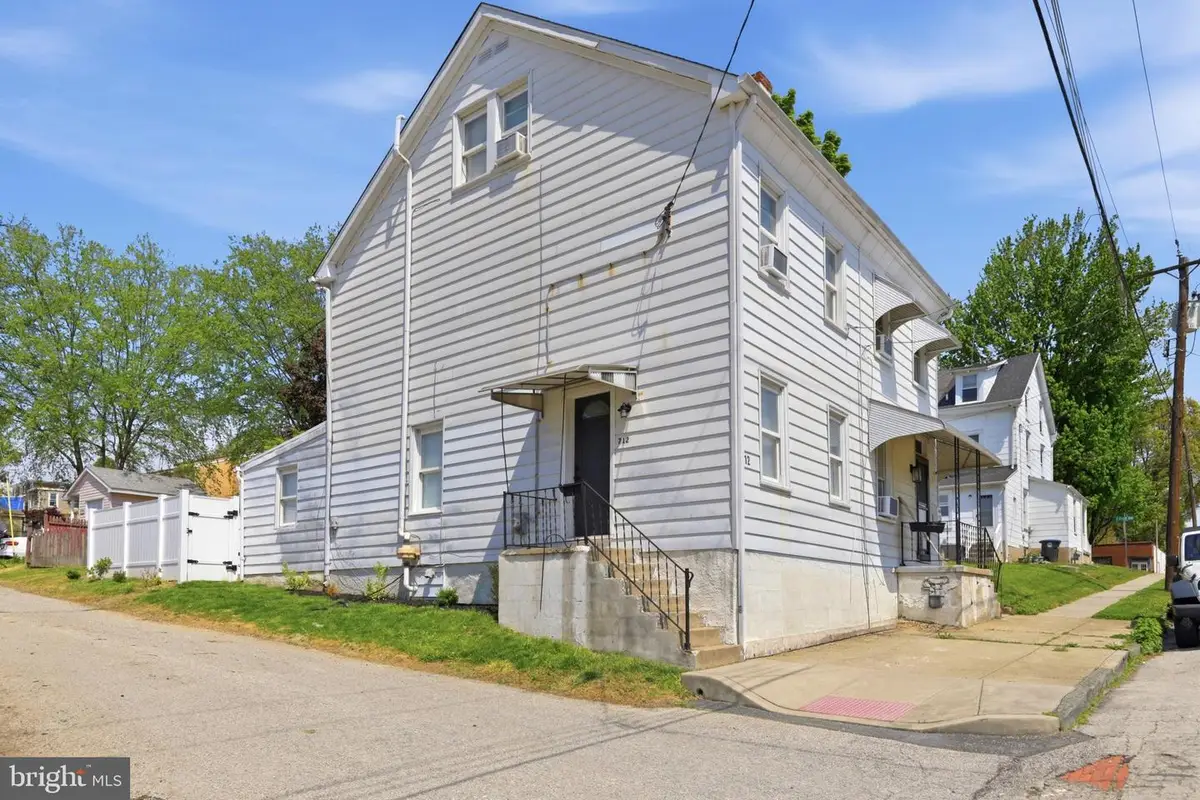 712 Wells St, Conshohocken, PA 19428 - #1