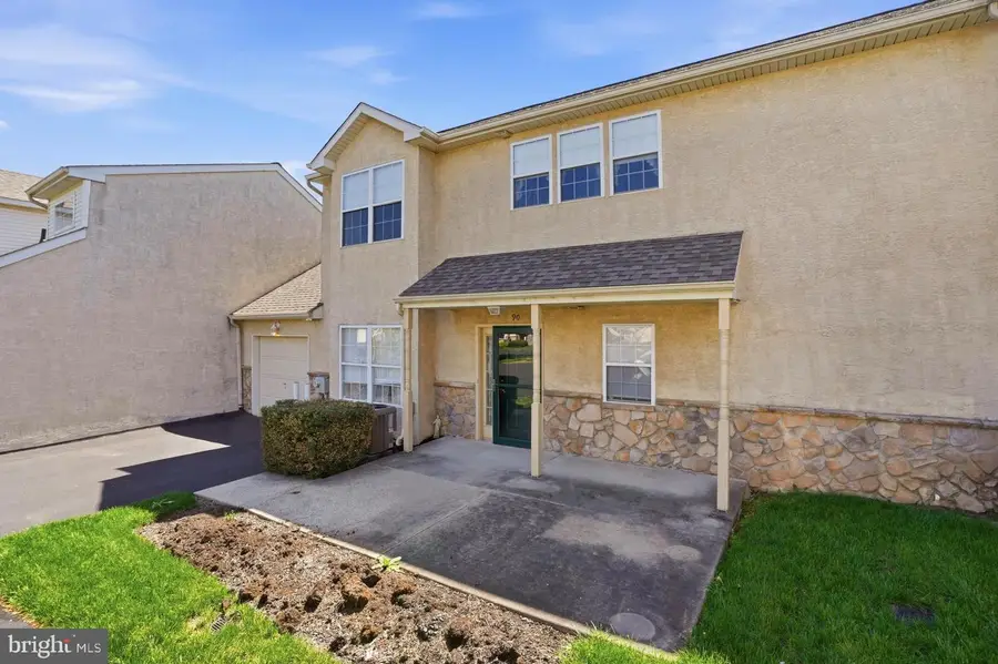 90 Stuart Dr, Norristown, PA 19401 - #2