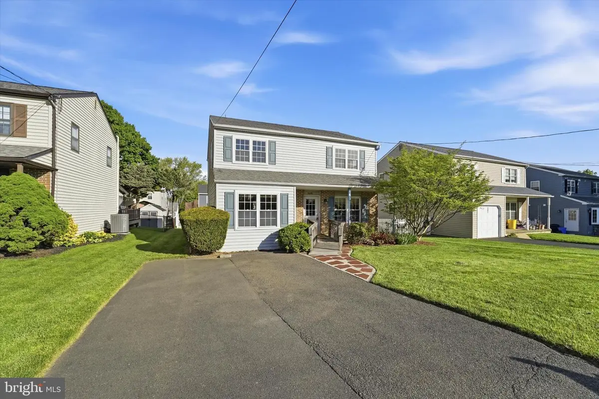 305 Roesch Ave, Oreland, PA 19075 - #1