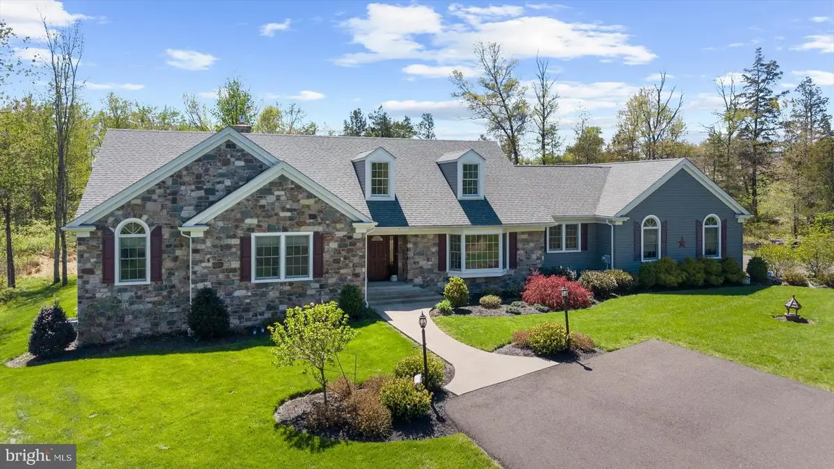 160 S Allentown Rd, Telford, PA 18969 - #1