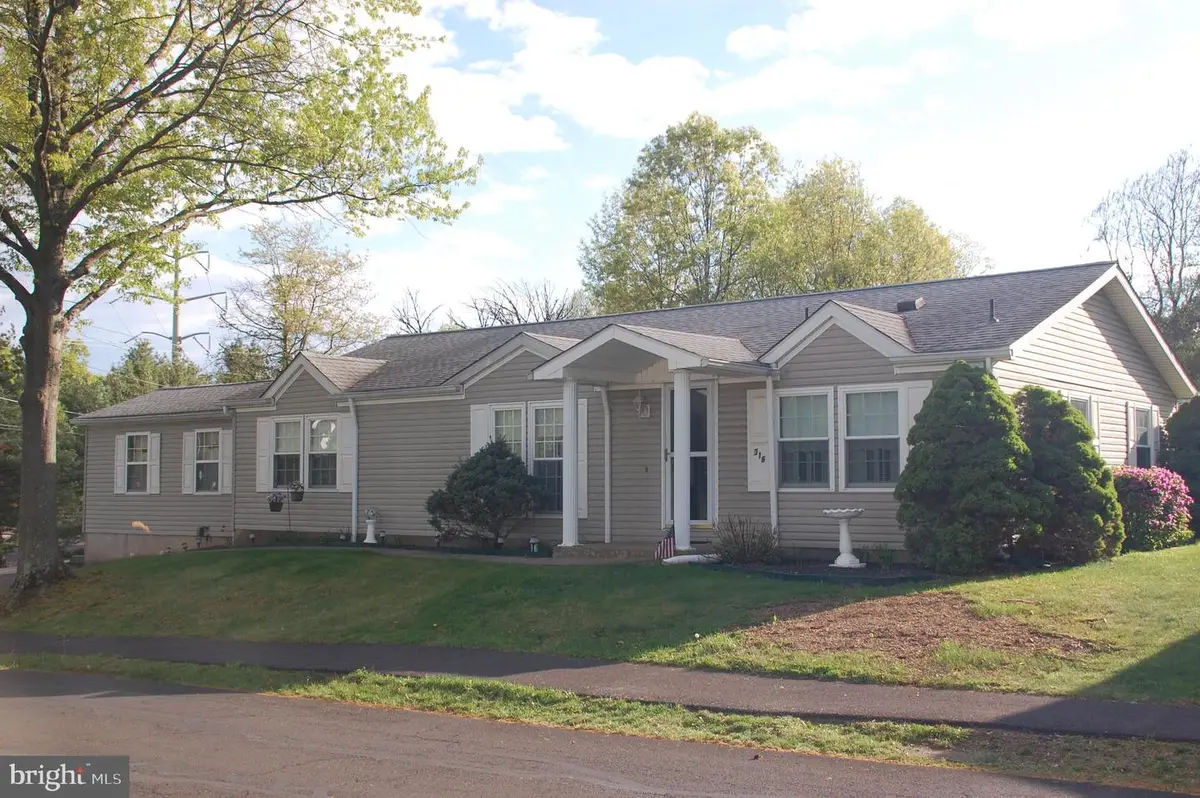 316 Hidden Springs Dr, Souderton, PA 18964 - #1