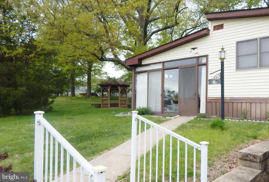 212 Fox Chase Ct, North Wales, PA 19454 - #2